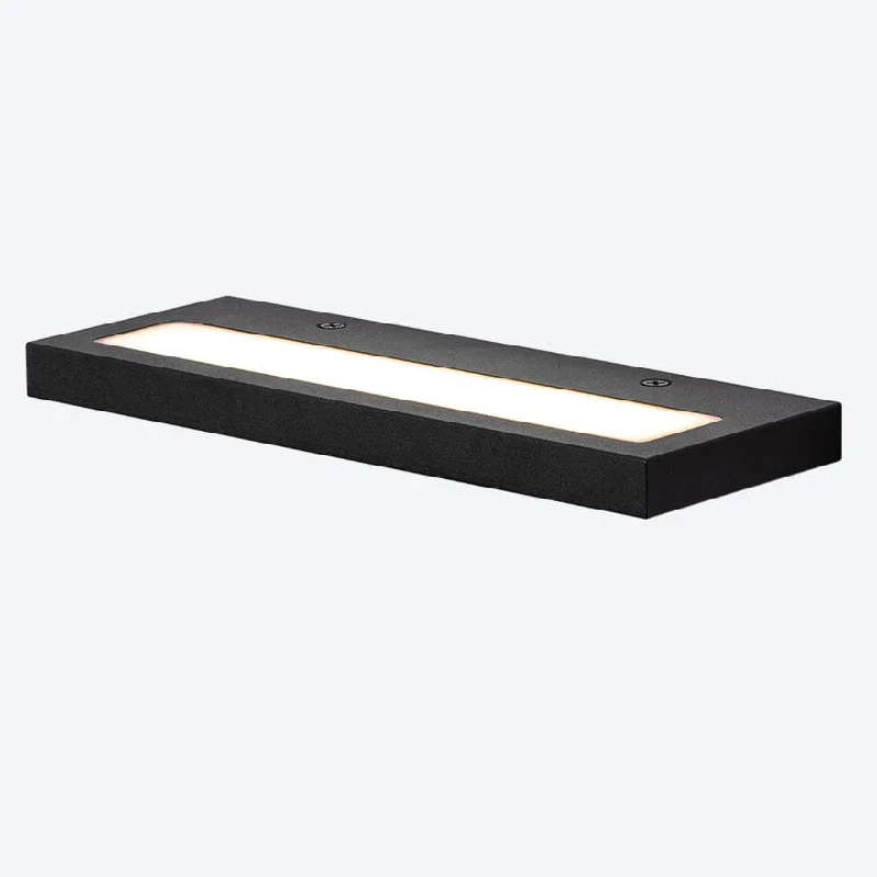 Track lighting with a chunky, bold designPALKA 240 BK V2