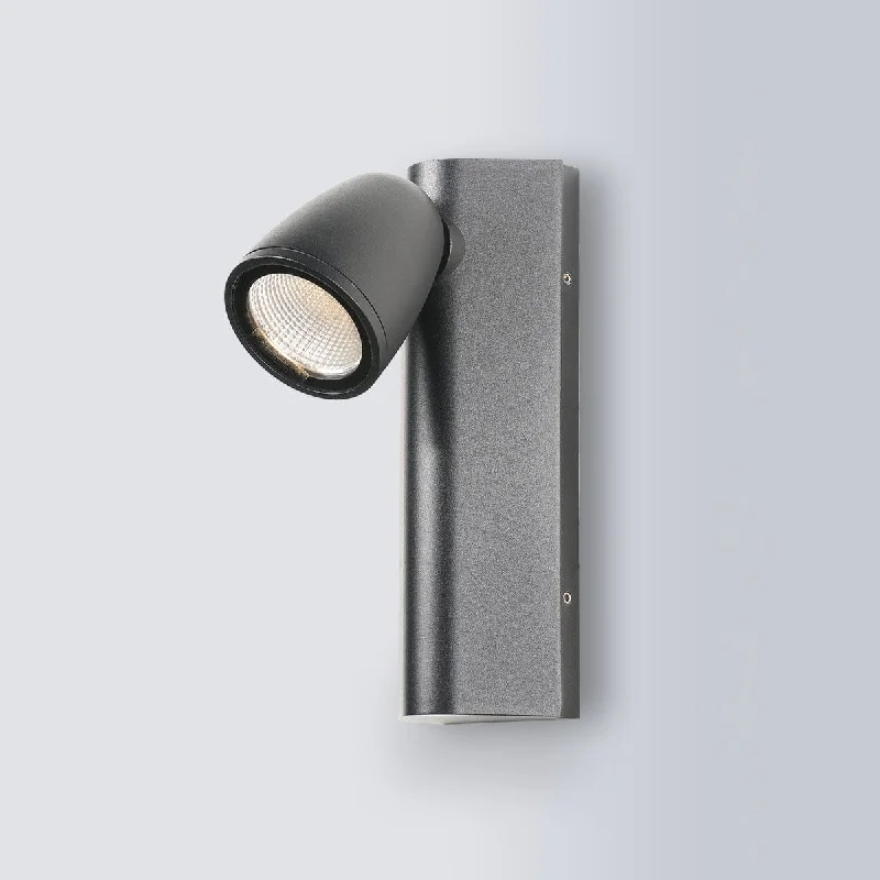 Track lighting for modernizing traditional interiorsFLARA WALL LAMP